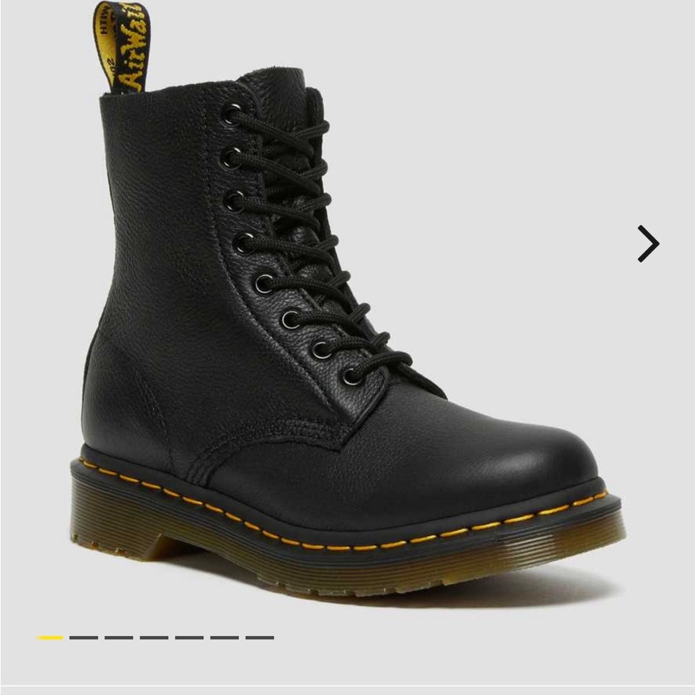 Dr. Martens Women’s Pascal Virginia Leather Black Boots Size 7